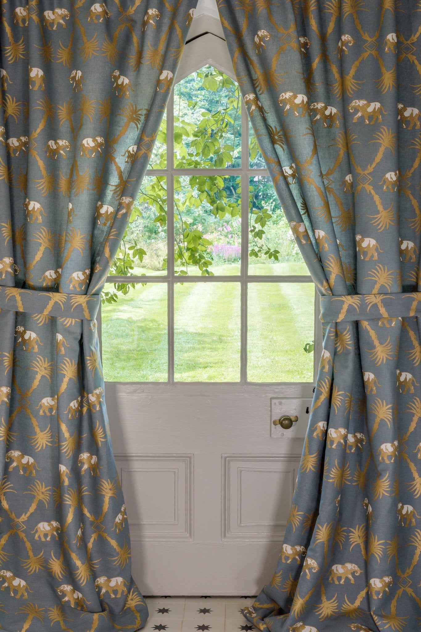 Elephant Palm Roman Blind | Made to Measure | Gunmetal / Gold